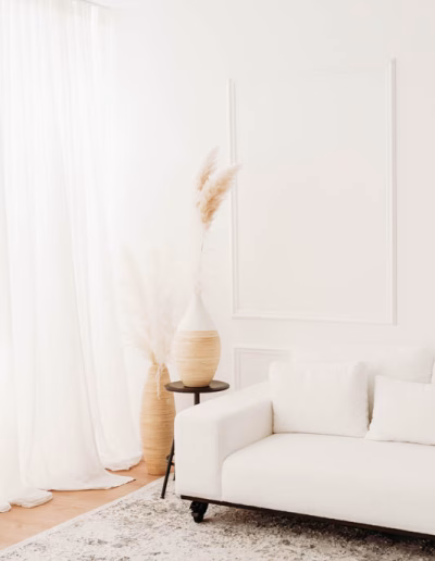 Boudoir Studio Graz - Weiß clean Ecke mit Sofa